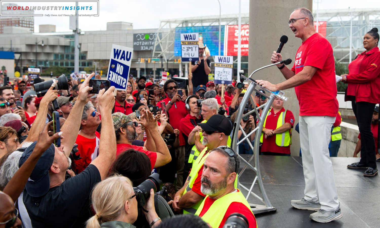 UAW Chief Warns of More Strikes