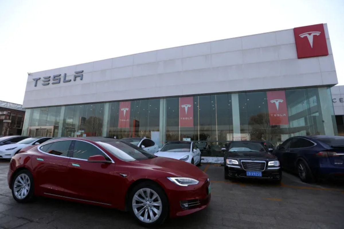 Autopilot Woes Tesla Recall (1)