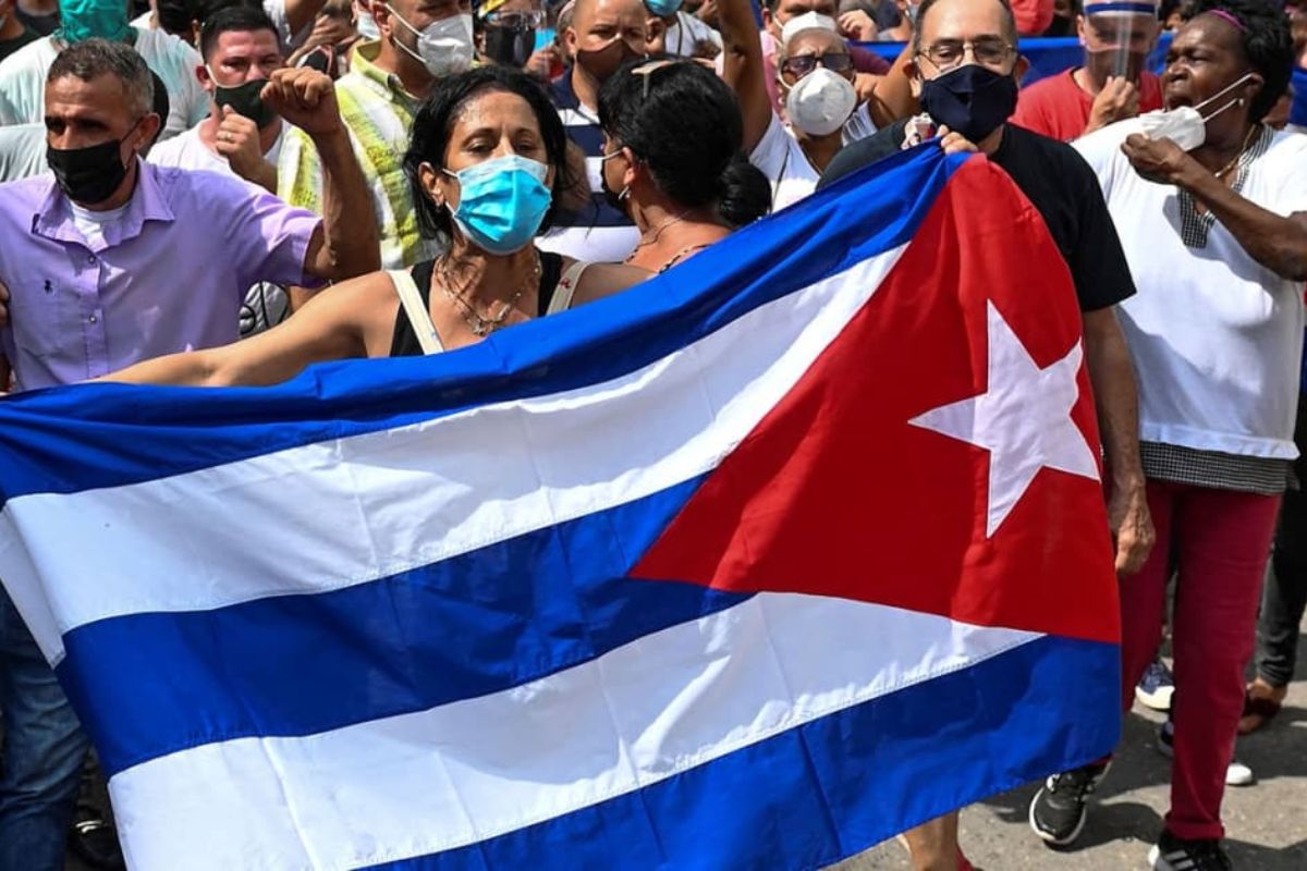 Cubans Prepare for Economic Jolt