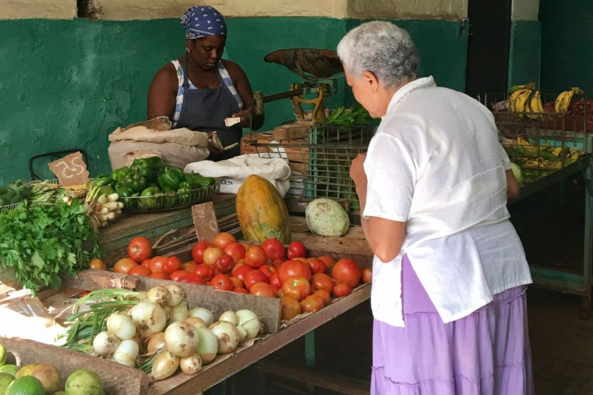 Cubans Prepare for Economic Jolt