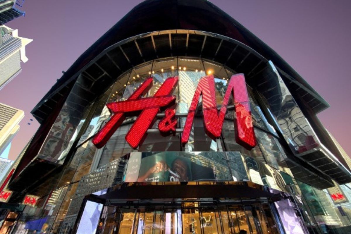 H and M CEO Steps Down