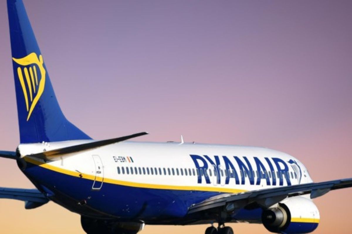 Ryanair CEO Addresses Passenger