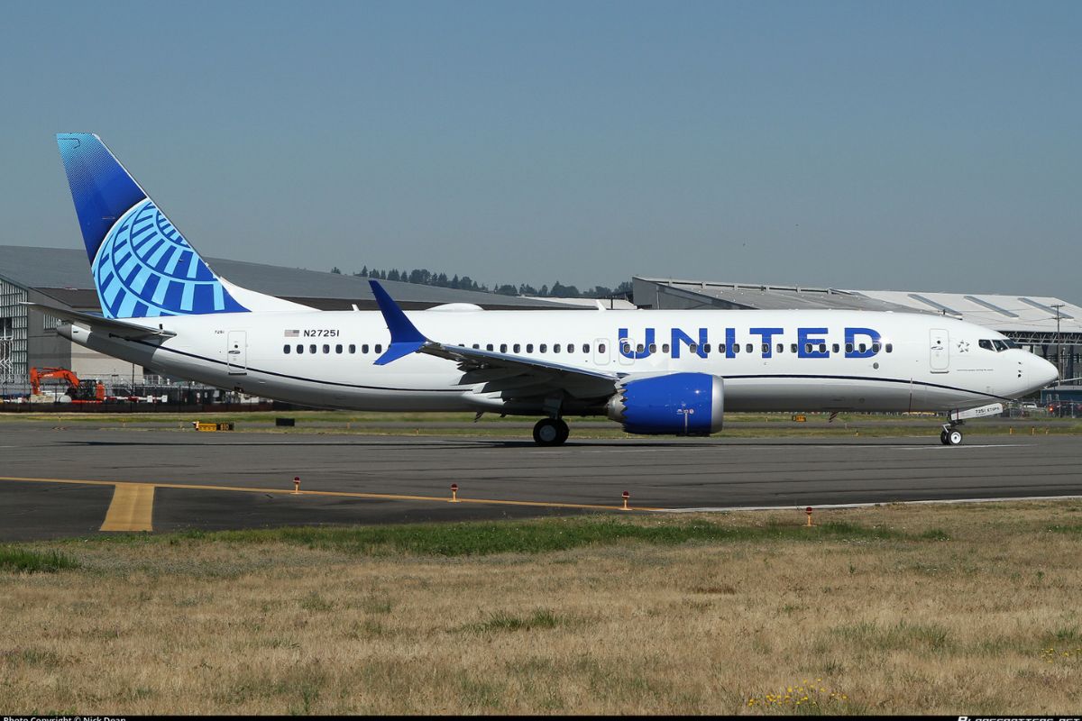 United Airlines Faces Financial