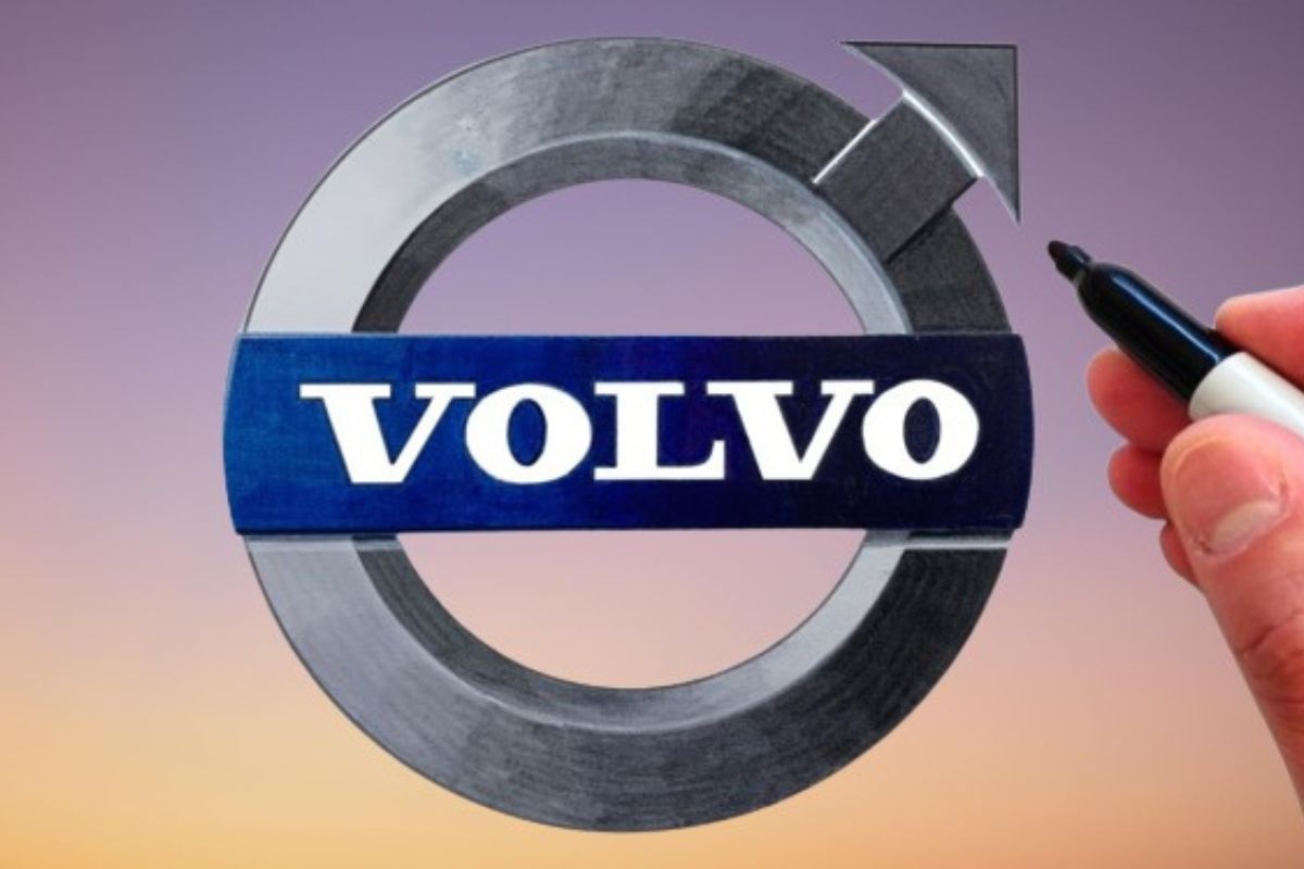 Volvo Cars Halts Production