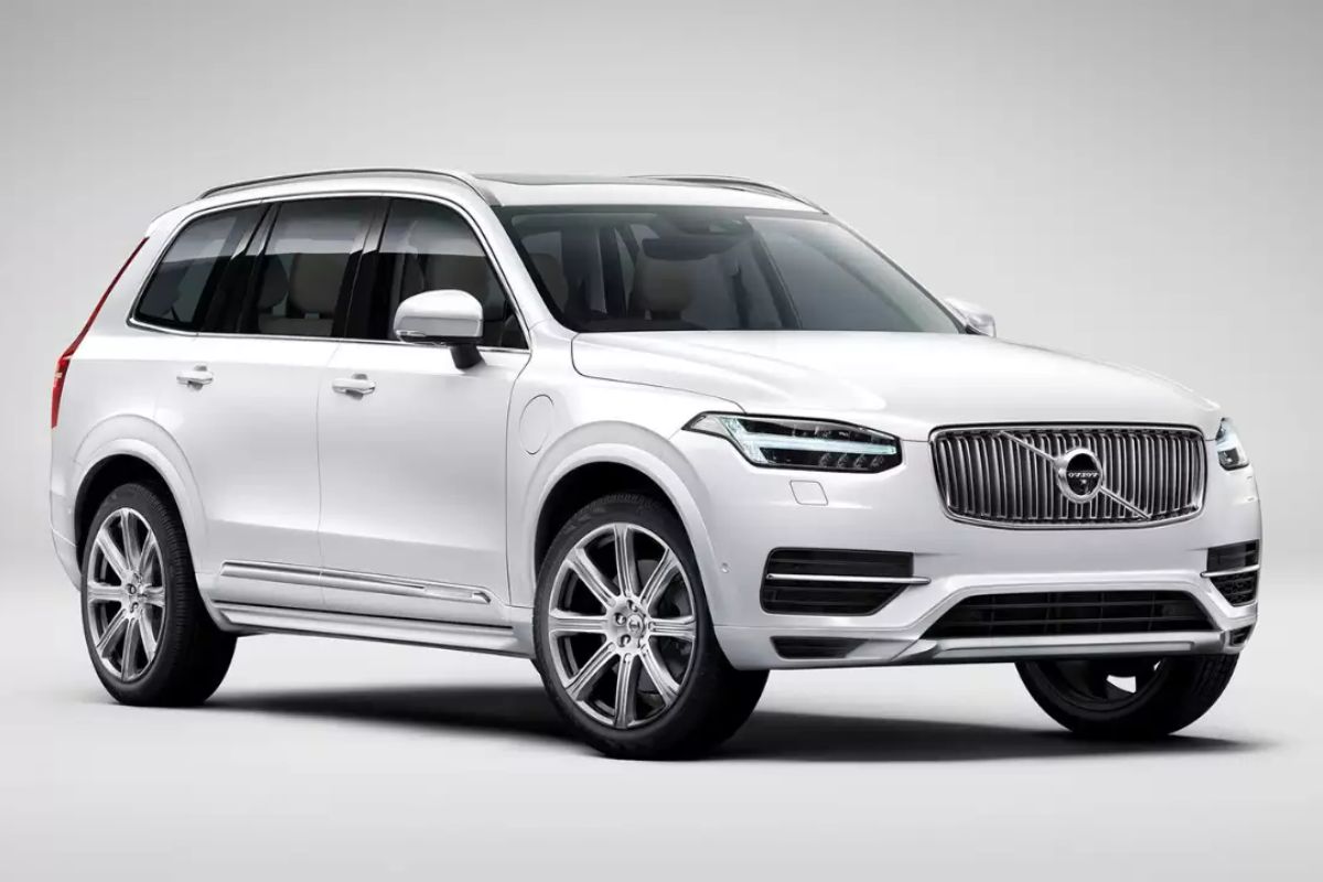 Volvo Prepares for 2024 Challenges