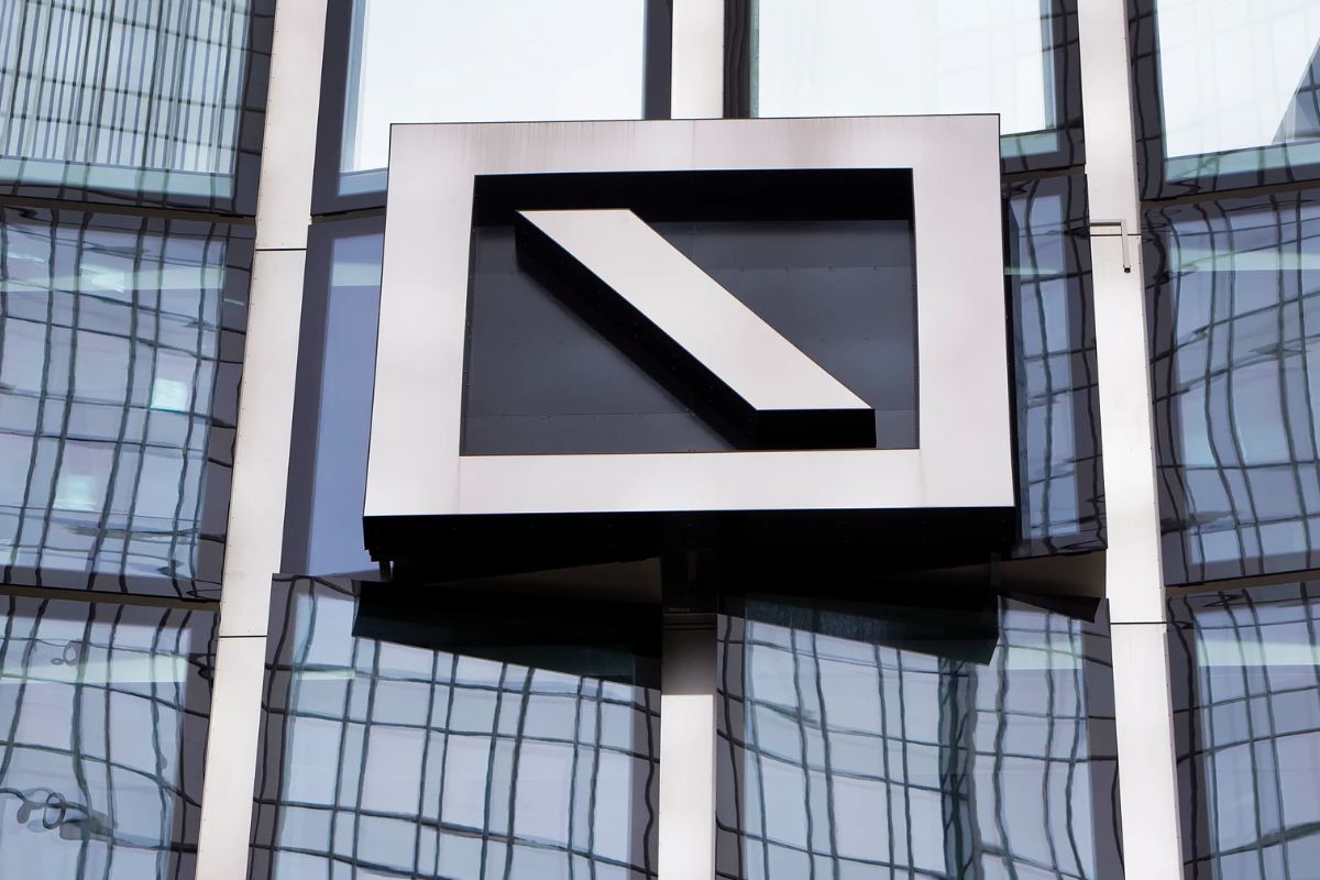 Deutsche Bank Plans 3500 Job Cuts