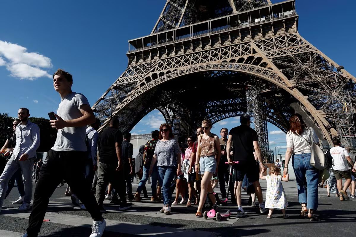 France Slashes 2024 Growth