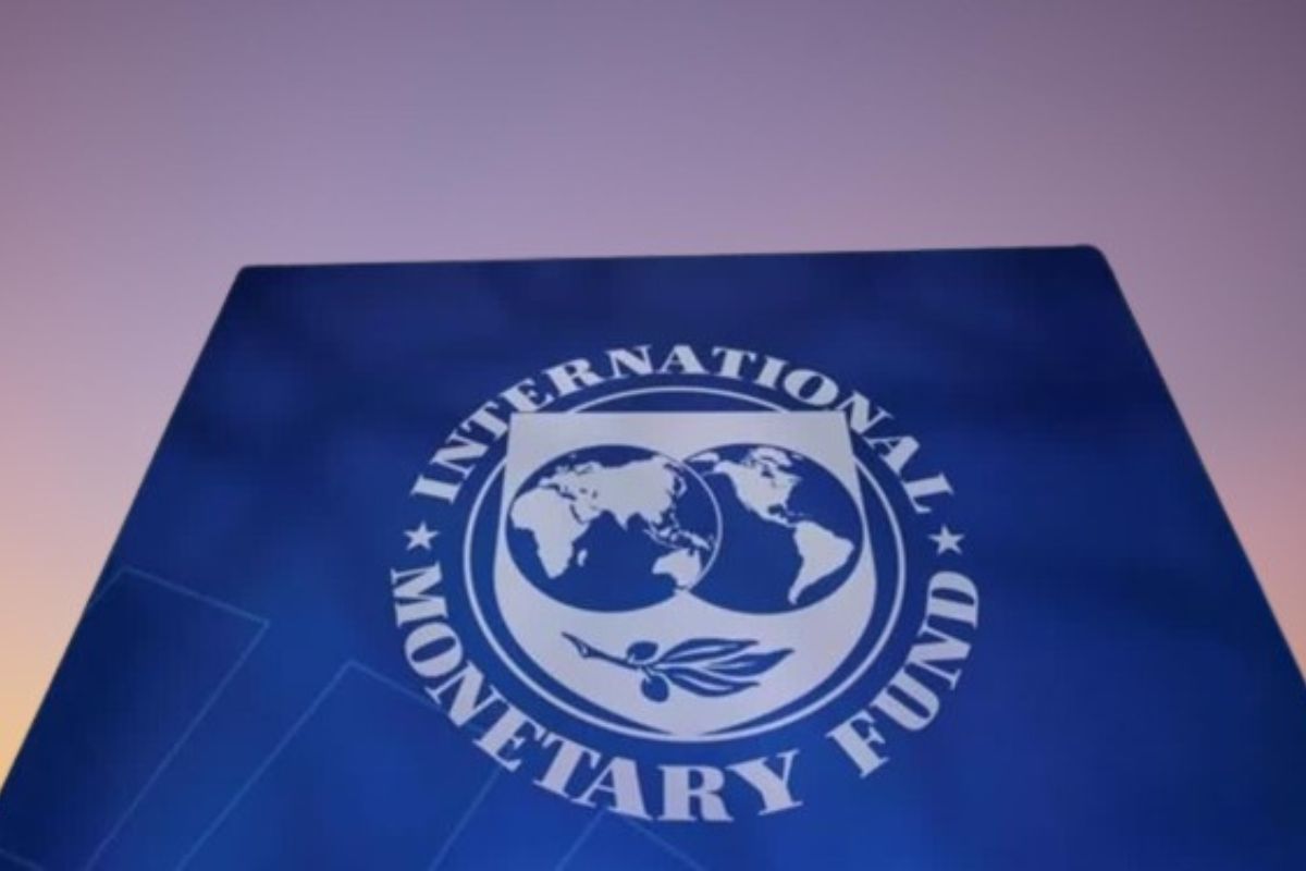 IMF Chief Warns