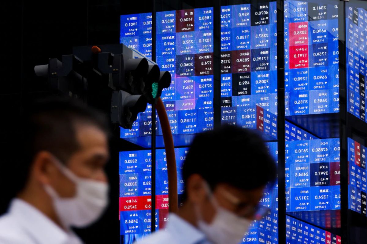 Nikkei Hits Record Highs