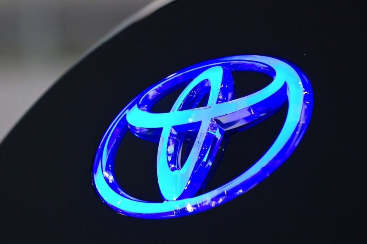 Toyota Shares Soar to New Heights 