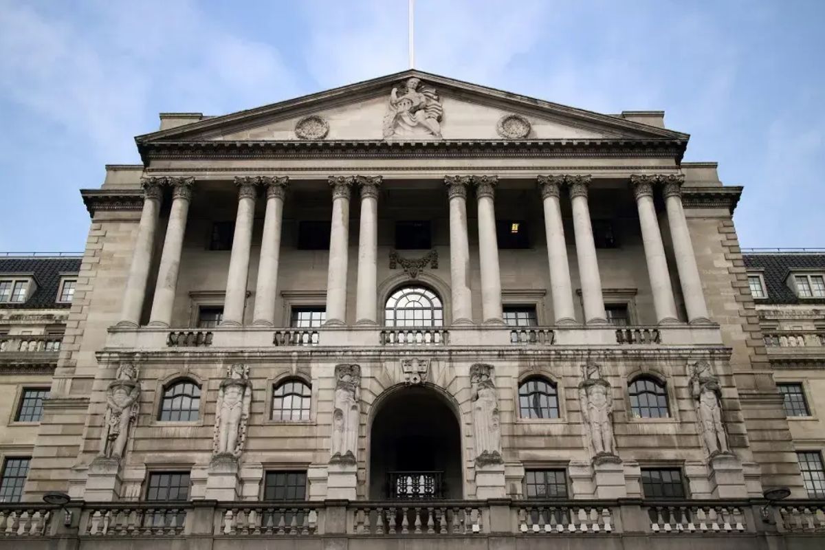 Bank of England's Rate Cut Delay