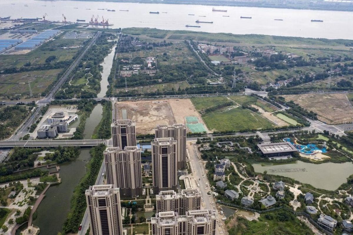 China's Property Investment Stalls
