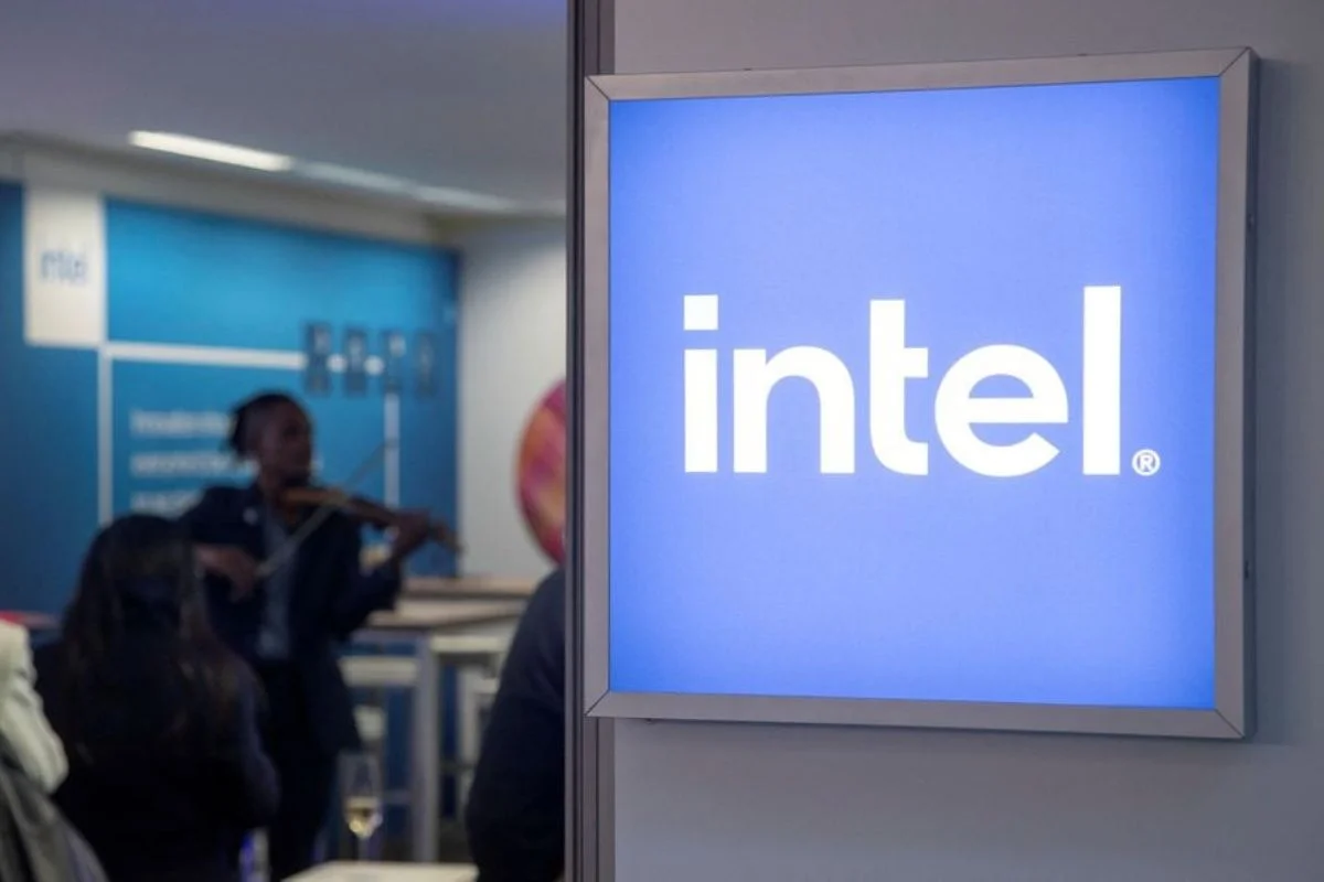 Intel's Massive $100B Spending Blitz