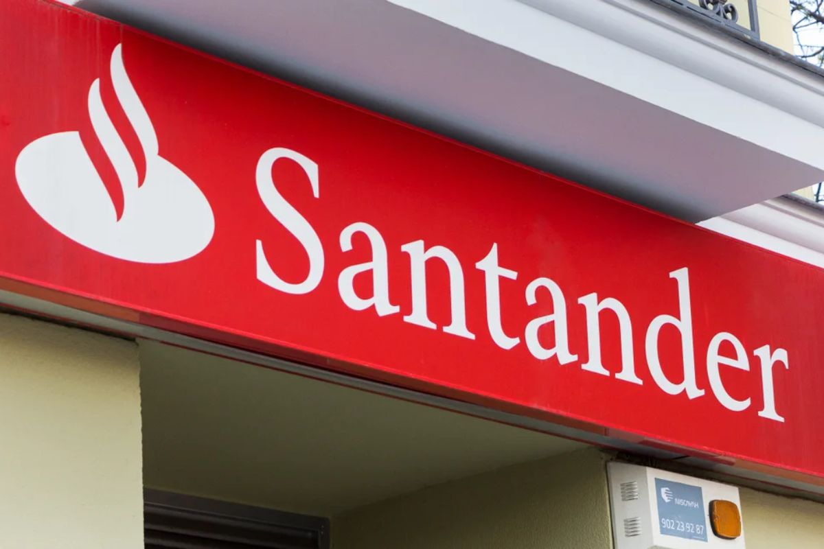 Santander Slashes 320 US Jobs
