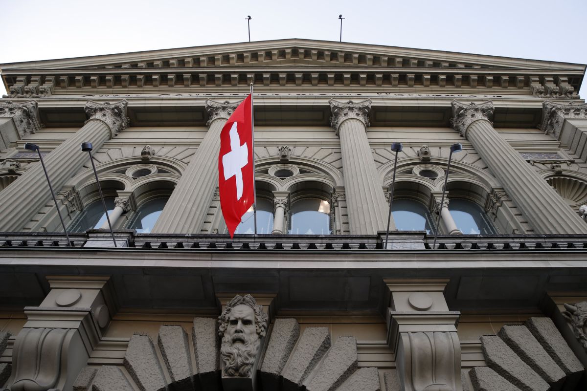Swiss National Bank Sinks