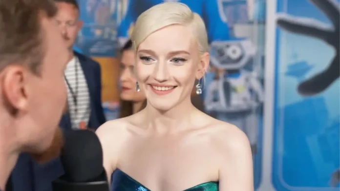 Julia Garner Fantastic Four Style Julia Garner Fantastic Four Style