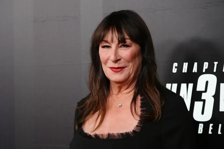 Image of Anjelica Huston