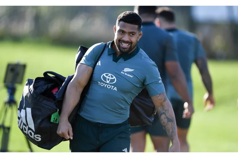 Image of Cliff Curtis