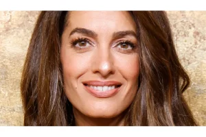 Elizabeth Olsen Dreams of Life in the British Countryside