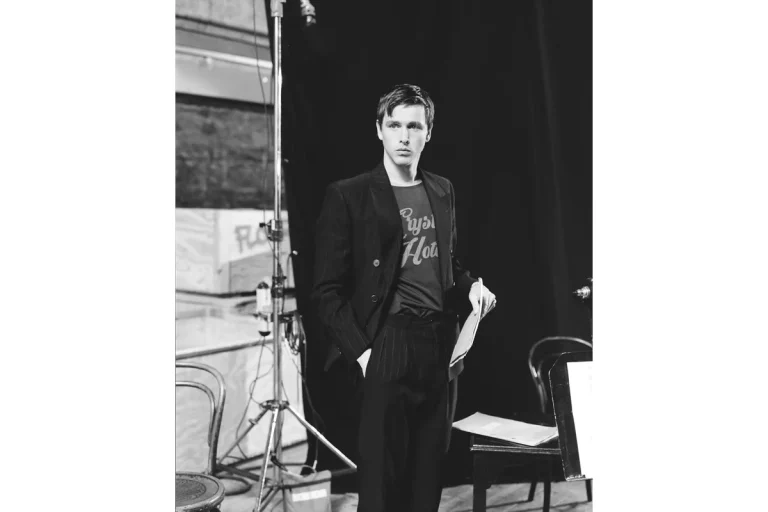 Image of Harris Dickinson