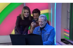 Jeff Goldblum Wows TODAY Studio With Dazzling Piano Performance