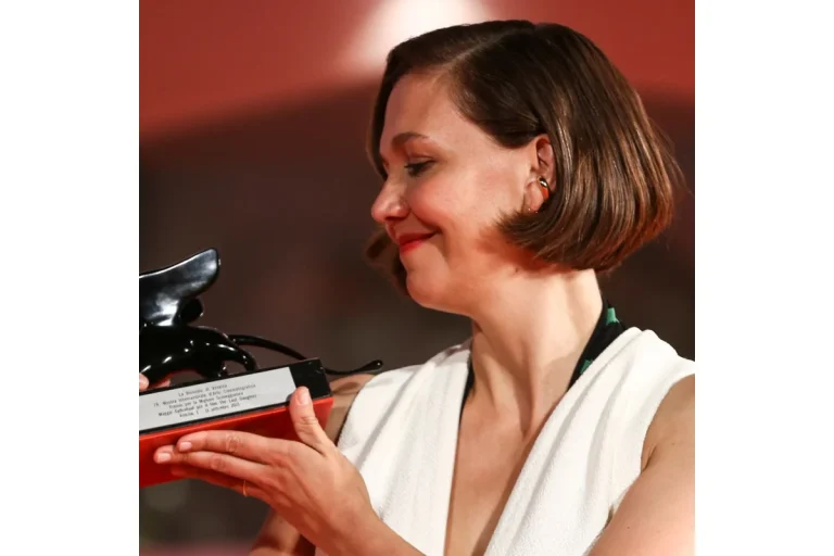 Image of Maggie Gyllenhaal