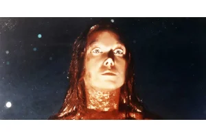 Stephen King Carrie Adaptation Promises Scariest Version Yet