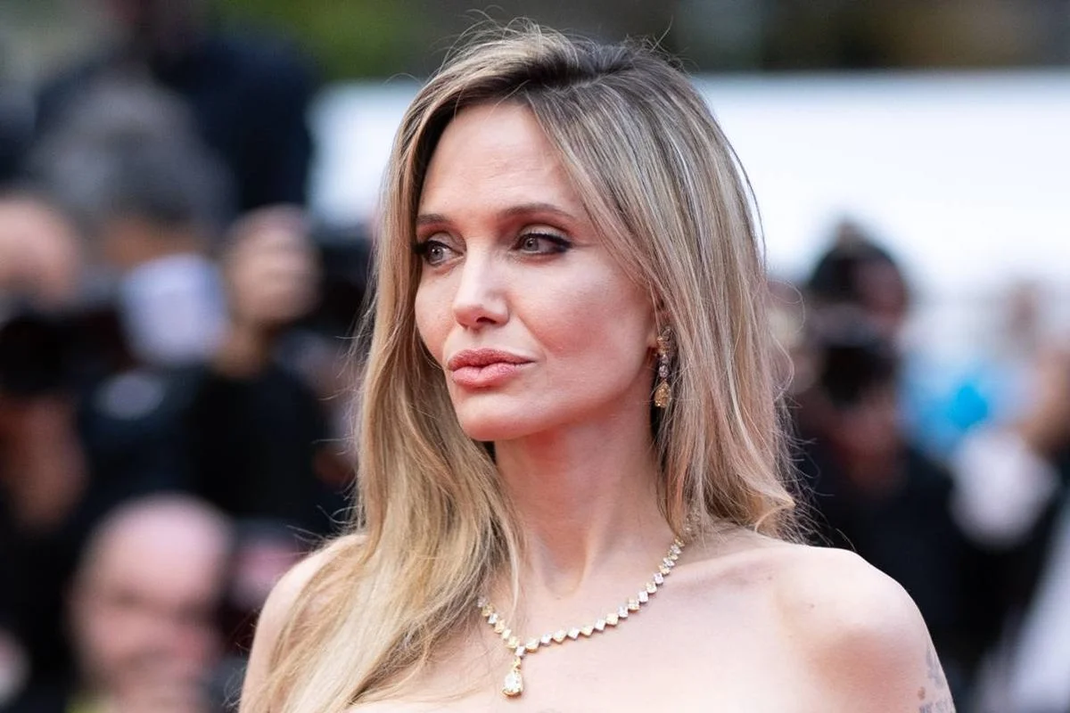 Angelina Jolie