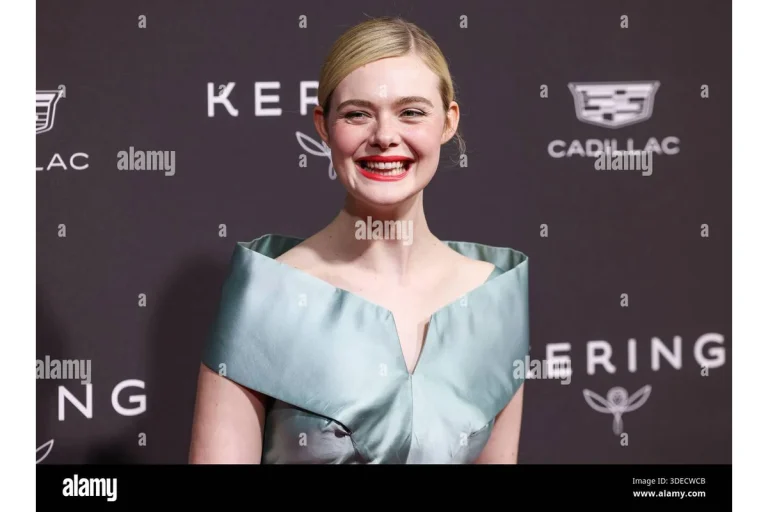 Elle Fanning, Dakota Fanning, Elle Fanning and Dakota Fanning