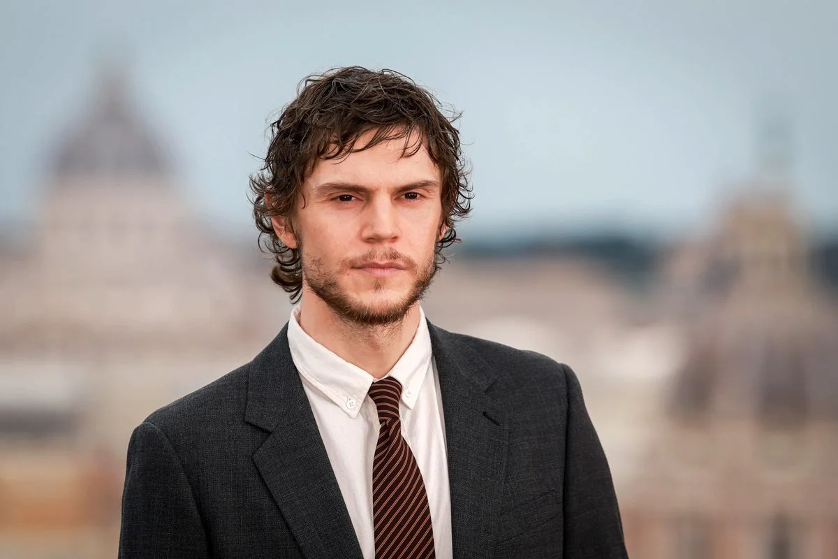 Evan Peters