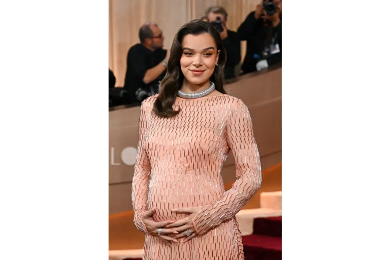 Hailee Steinfeld, Hailee Steinfeld Golden Globes 2026