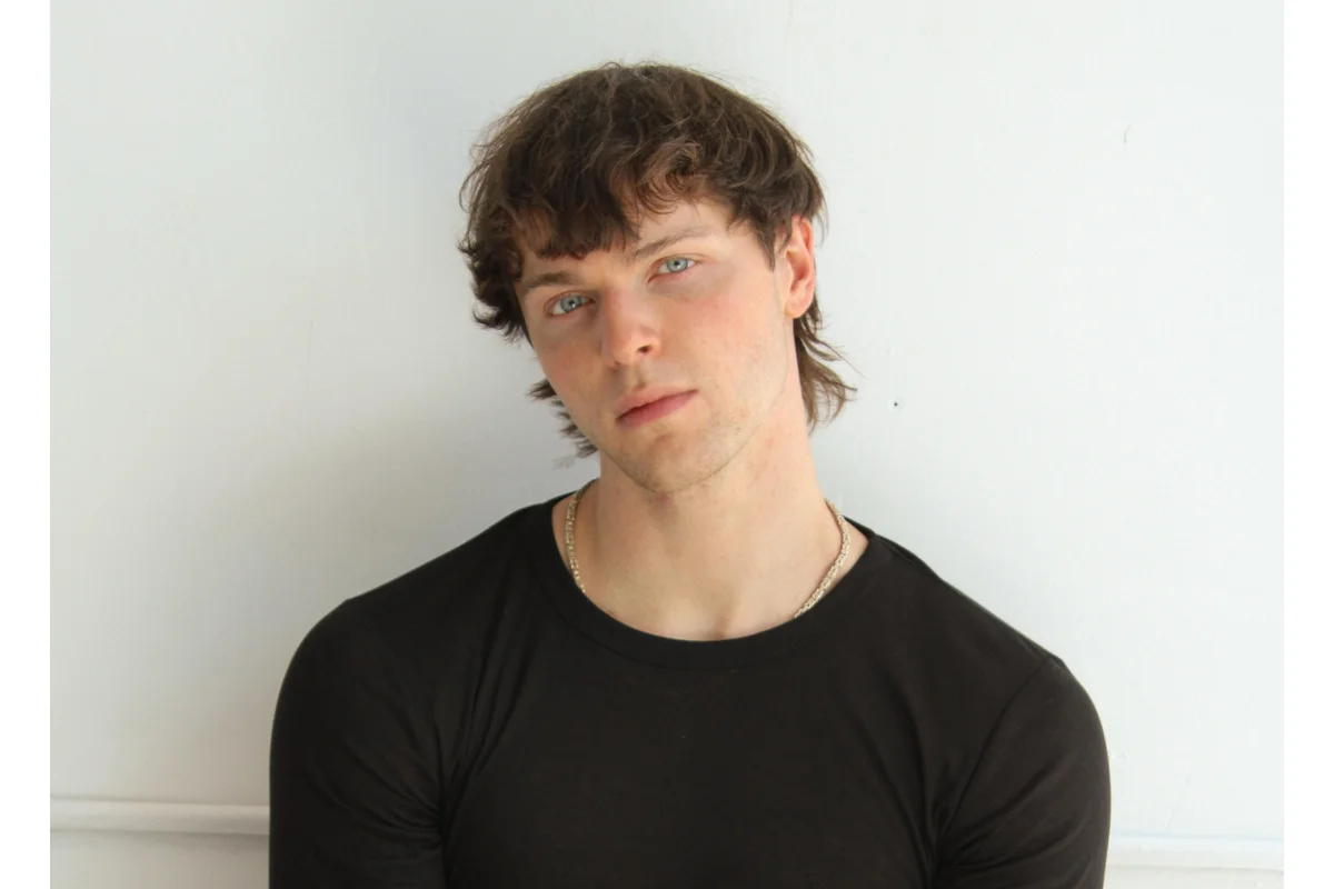 Harris Dickinson
