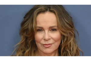 jennifer grey returns dirty dancing sequel filming starts soon