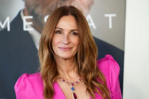 Teyana Taylor Brought to Tears by Julia Roberts at Golden Globes