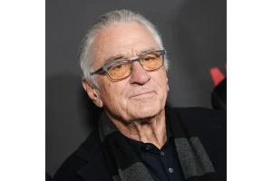 Robert De Niro and Ariana Grande Spark Fun in Focker In-Law