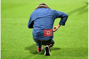 Ryan Reynoldsโ Early Acting Career Nearly Ended Before It Began