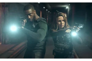 Alona Tal’s Kayla Craig Blurs Lines with Aldis Hodge in Cross S2