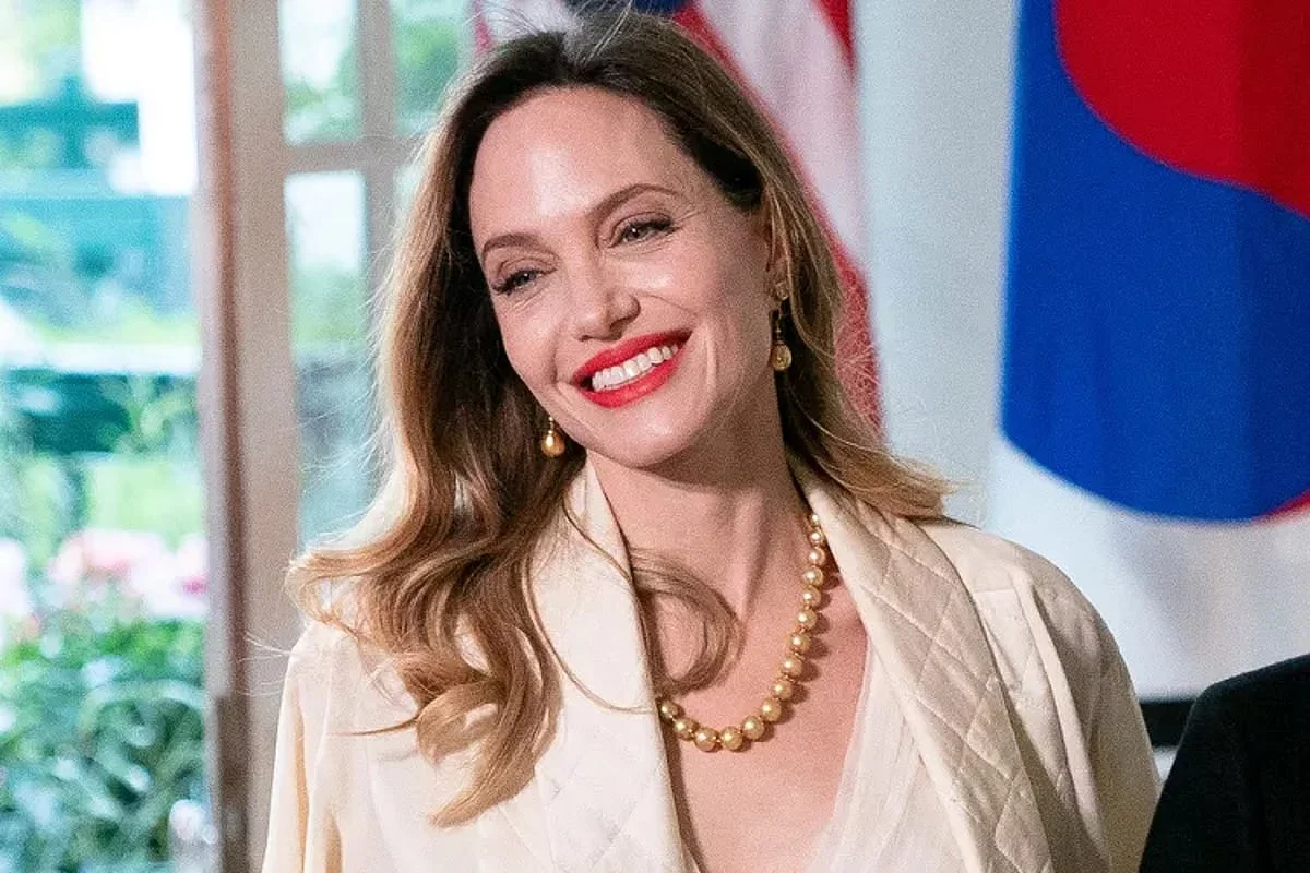 Angelina Jolie