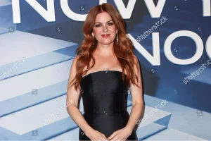 Isla Fisher’s Youthful Glow at 50: Her Simple Beauty Secrets