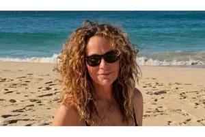 jennifer grey stuns in swimsuits on beach vacation at 65