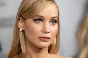 Jennifer Lawrence’s Biggest SNL Regret Isn’t Her Illness