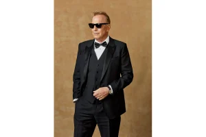 Kevin Costner S Robin Hood Outshines Crowe S Film Again