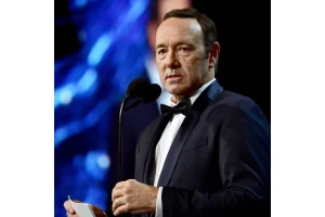 Kevin Spacey, Hillary Clinton Spark Drama at Berlin Cinema Gala