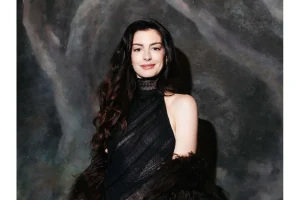 Anne Hathaway Joins Priyanka Chopra As Oscars 2026 Presenter
