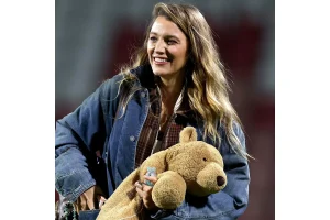 blake lively and ryan reynolds shine in sweet soccer date night