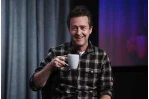 Edward Norton Urges Everyone to Watch This Hidden Gem