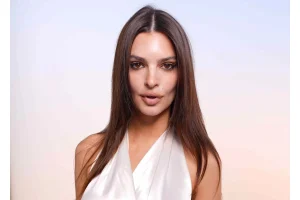 Emily Ratajkowski’s Cozy Paris Outing Sparks Romance