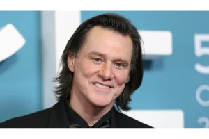 Jim Carrey’s César Speech in French Silences Clone Rumors