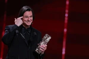 Jim Carrey’s Shocking Look Revealed by Alexis Stone Makeup Magic