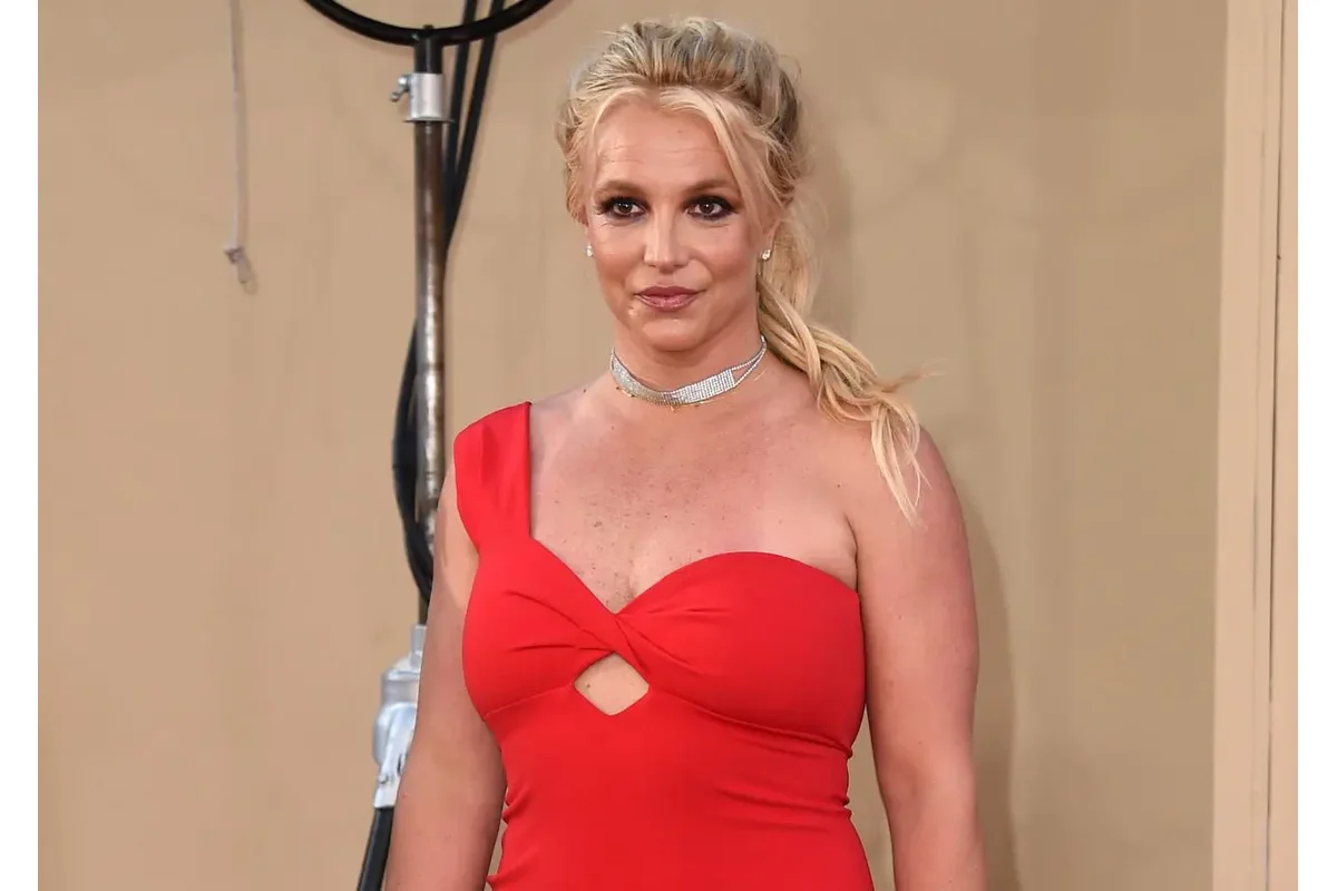 Leila George